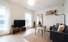 The Battersea Place - Charming 4Bdr Flat